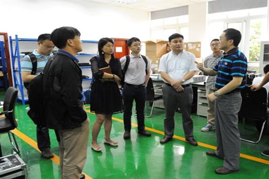 民航华东空管局专家赴我公司调研工作